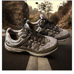 Woman’s Running Shoes retail
70